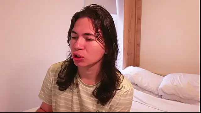 cute erelis  online show from June 8, 1:54 pm