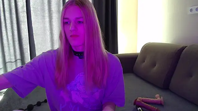 blaire  18 online show from March 7, 6:17 am