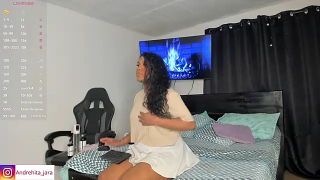 Snapshot of madisonbrunette chatting on October 17, 4:21 pm madisonbrunette online show from October 17, 4:21 pm
