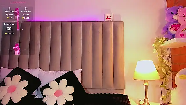 CamiiGarcia online show from October 5, 8:08 pm