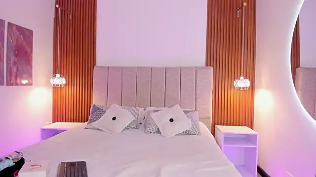 khloe-sweet online show from February 25, 12:53 pm