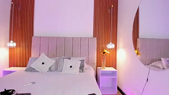 khloe-sweet online show from March 18, 12:48 pm