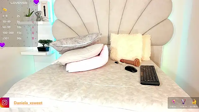 Danielaangelina online show from February 18, 8:22 am