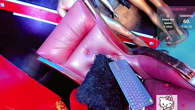 emelly horny  online show from March 24, 7:19 pm