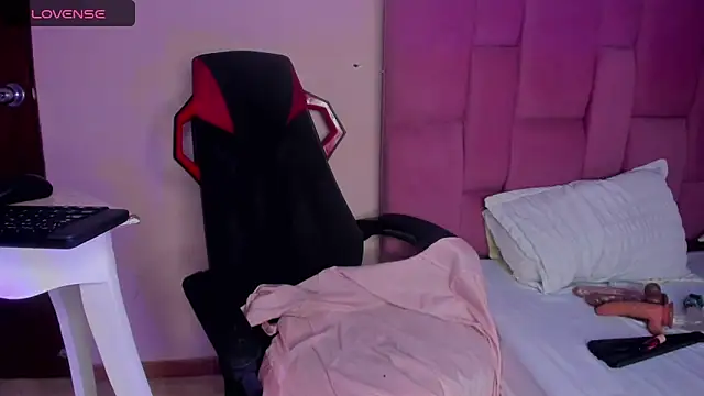 CHANELL 11INCHES online show from October 29, 12:30 am