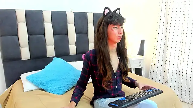 loverisu-coral online show from March 7, 7:42 pm