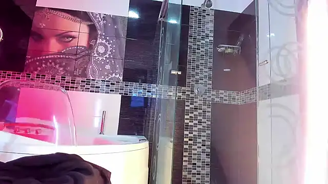 Small Hot19 online show from October 24, 9:47 am