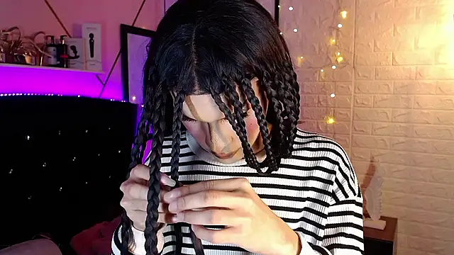 agatha rodriguez online show from January 12, 2:13 pm