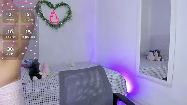 Brithanycullen online show from April 20, 12:01 am