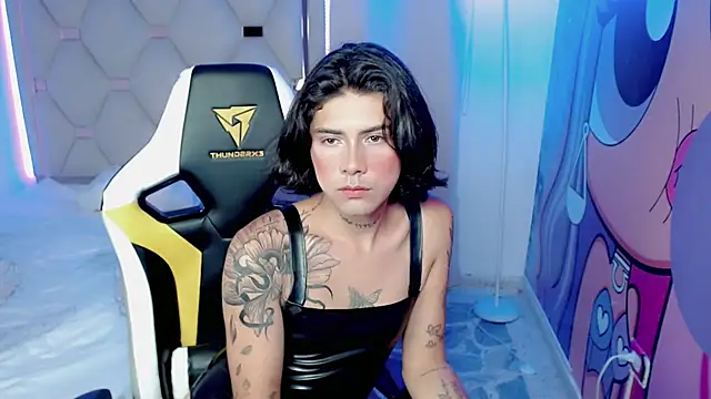 Zion Moore online show from March 12, 4:08 am