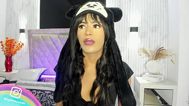 Taylor Harveey online show from December 2, 10:46 pm