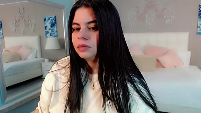 maddissonivanova online show from April 18, 7:58 pm