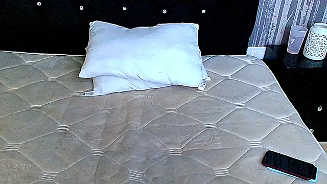 Alicee Moonn online show from March 13, 8:36 pm