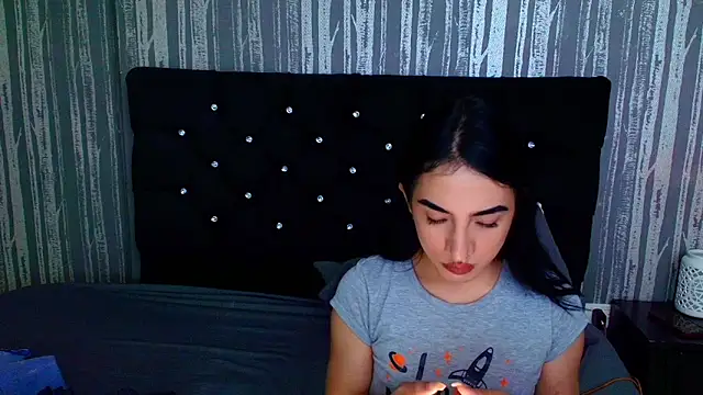 Alicee Moonn online show from March 25, 7:40 pm