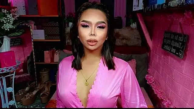 MoniqueCeleste online show from November 22, 4:31 pm