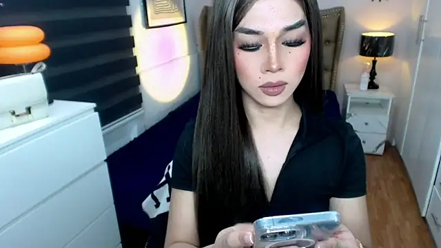 solana imani online show from October 5, 4:06 pm