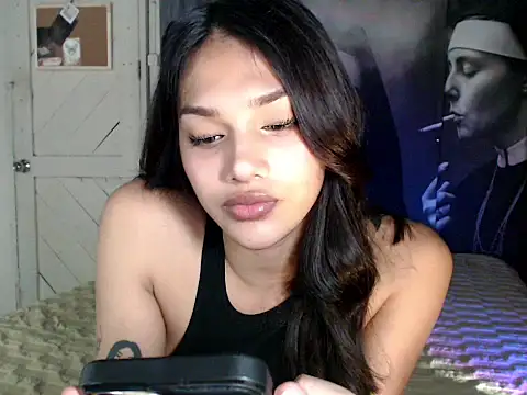 itsmekarinaaa online show from April 3, 4:27 pm