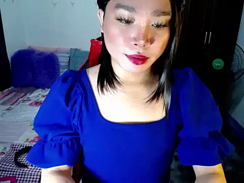 Urassiansweetcummer online show from September 12, 3:04 am