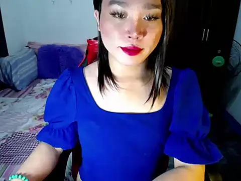 Urassiansweetcummer online show from September 29, 6:13 am