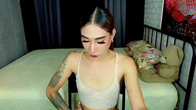 TRANSGODDESSA online show from October 1, 5:30 am