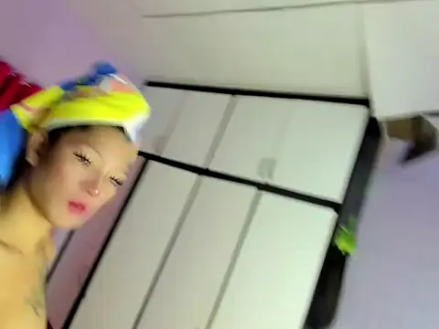 bigcock kylie1723 online show from April 9, 8:42 am