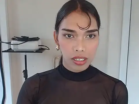 angelaxmonroe online show from June 4, 4:48 am