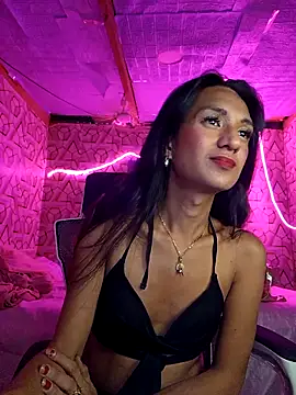 ValarieEater online show from March 30, 8:32 pm