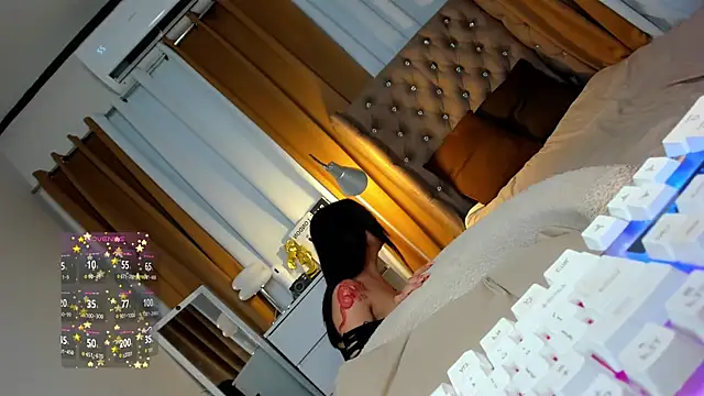 LauraLoove online show from September 20, 12:05 am