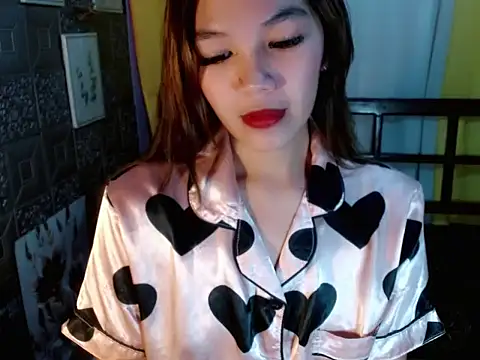 gorgeouswella online show from June 4, 7:17 pm