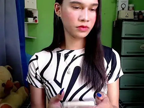 urseductivebarbie xx online show from March 28, 2:57 am