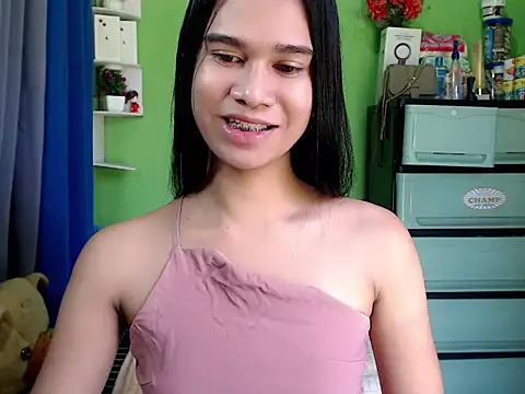 urseductivebarbie xx online show from April 26, 3:37 am