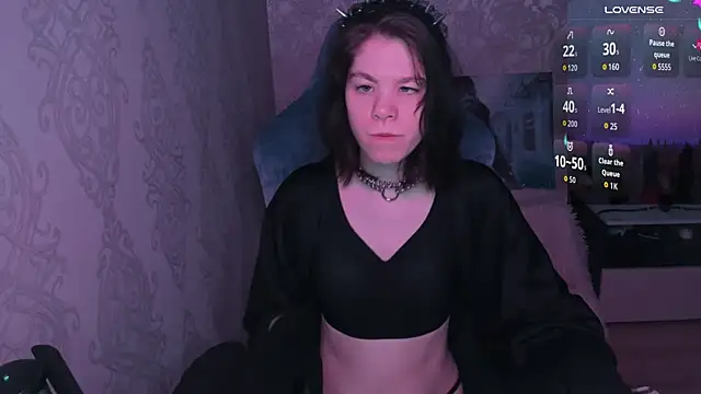 aestheticbeing online show from April 4, 12:03 pm