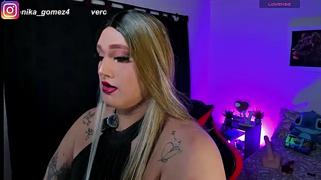 Sweetveronik 44 online show from February 27, 6:19 am