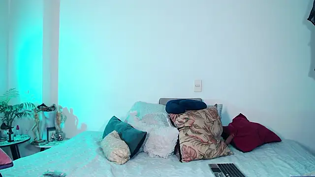 Theevae online show from March 26, 5:38 pm