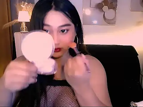 Lilly-lou online show from March 14, 7:34 am