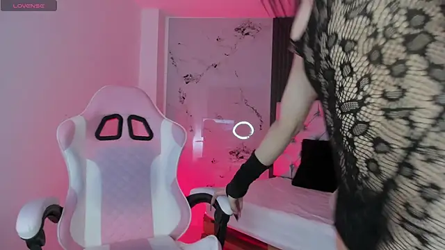 chloesagee online show from November 13, 10:06 pm