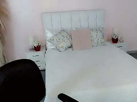 nathalialoes1 online show from October 5, 7:24 pm