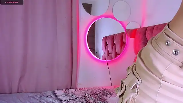 fhalon foxxxys  online show from November 18, 8:03 am