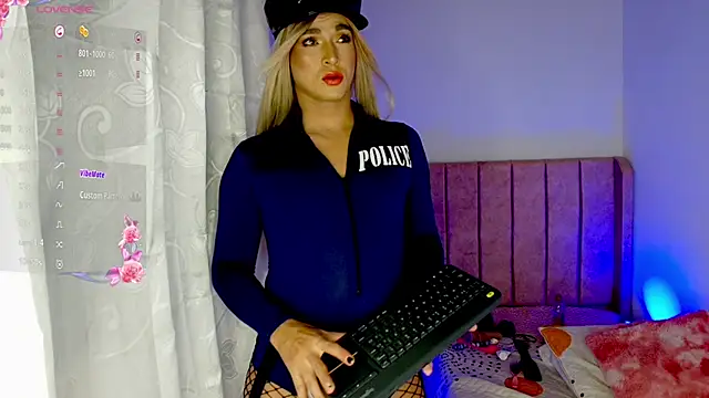 MaddySmithX online show from October 27, 3:25 am