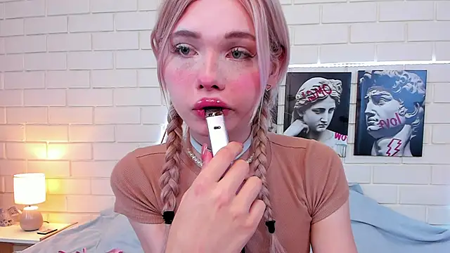 Blondy Fina online show from September 19, 4:40 am