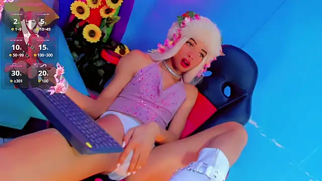 Dahlia Moss online show from October 2, 3:29 am