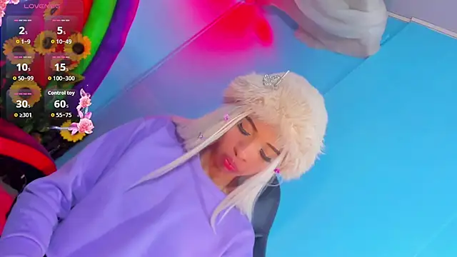 Dahlia Moss online show from October 3, 3:39 am