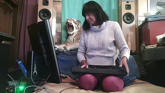 SissiDomination online show from September 12, 8:25 pm