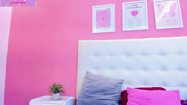 Macarena 05 online show from October 19, 4:16 am