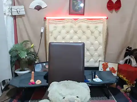 miss laila  online show from September 10, 11:09 am