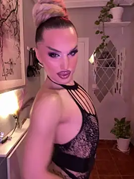 lacattiva online show from November 27, 8:43 pm