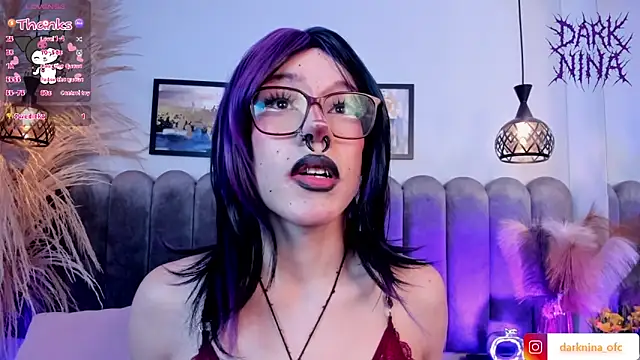 Snapshot of Dark_nina_ chatting on October 18, 4:38 am Dark nina online show from October 18, 4:38 am