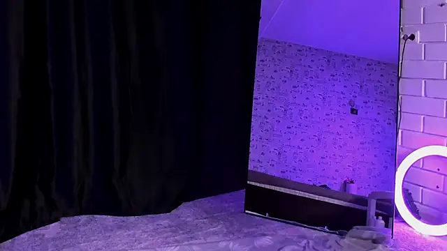 Anjela Botton online show from October 13, 6:30 pm