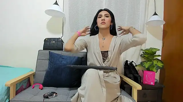 zou quira online show from September 29, 1:05 am