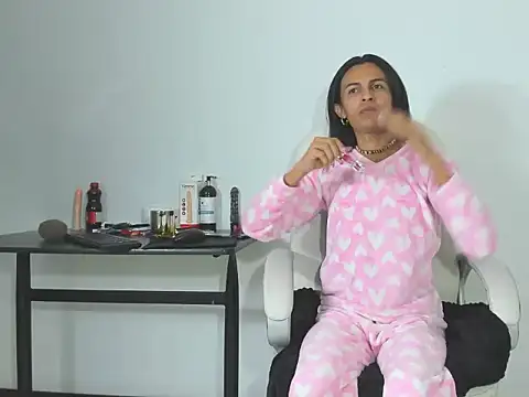 Aisha hotts777 online show from September 12, 7:17 am